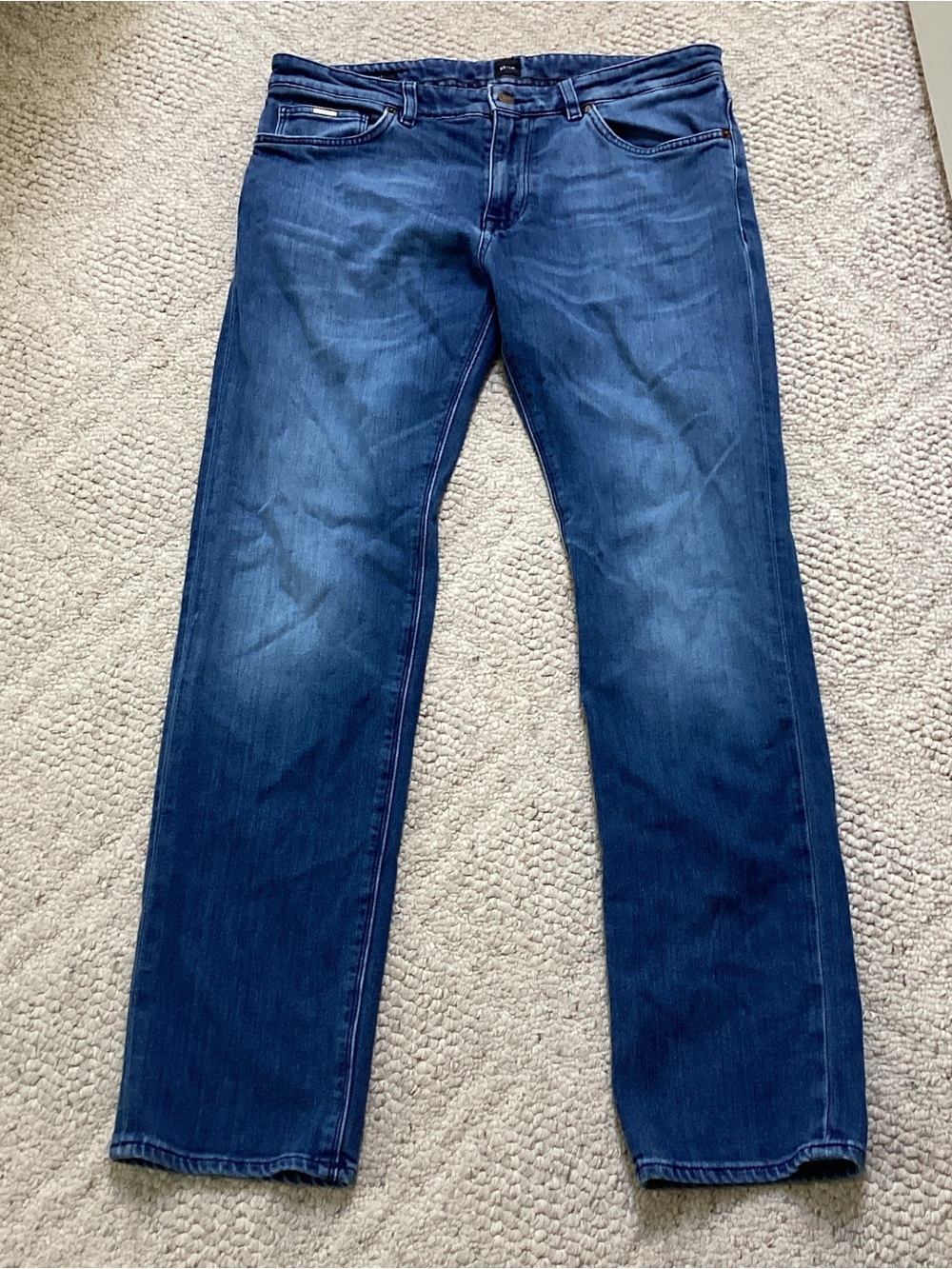 Hugo Boss 32/32 jeans with classic 5 pocket design Smart Casual elegance